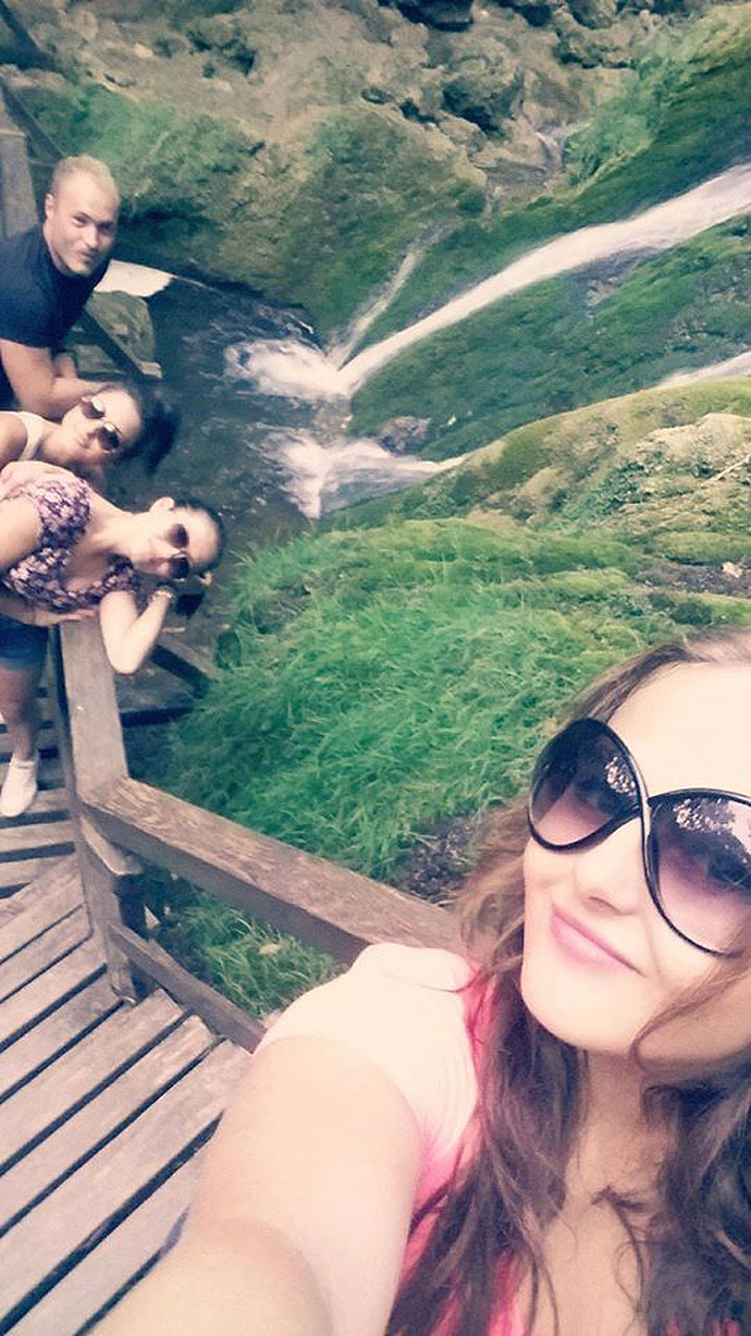 Jasna Đorđević i Matija Rođak autori su najoriginalnijih selfie fotografija s motivom Virovitičko-podravske županije u pozadini 1 jasna_djordjevic