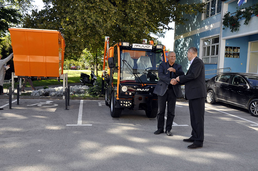 Gradu Orahovici isporučeno multifunkcionalno komunalno vozilo vrijedno 1.019.868,50 kn