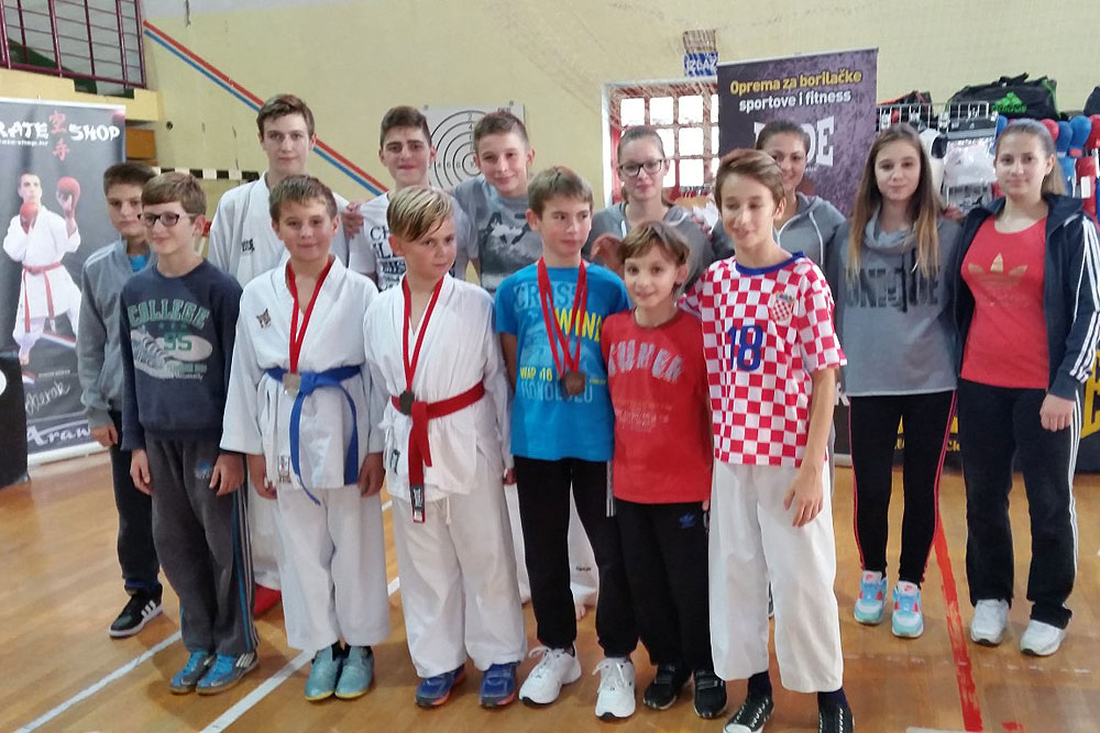 Karate klub Virovitica osvojio 14 medalja na Darfestu u Daruvaru