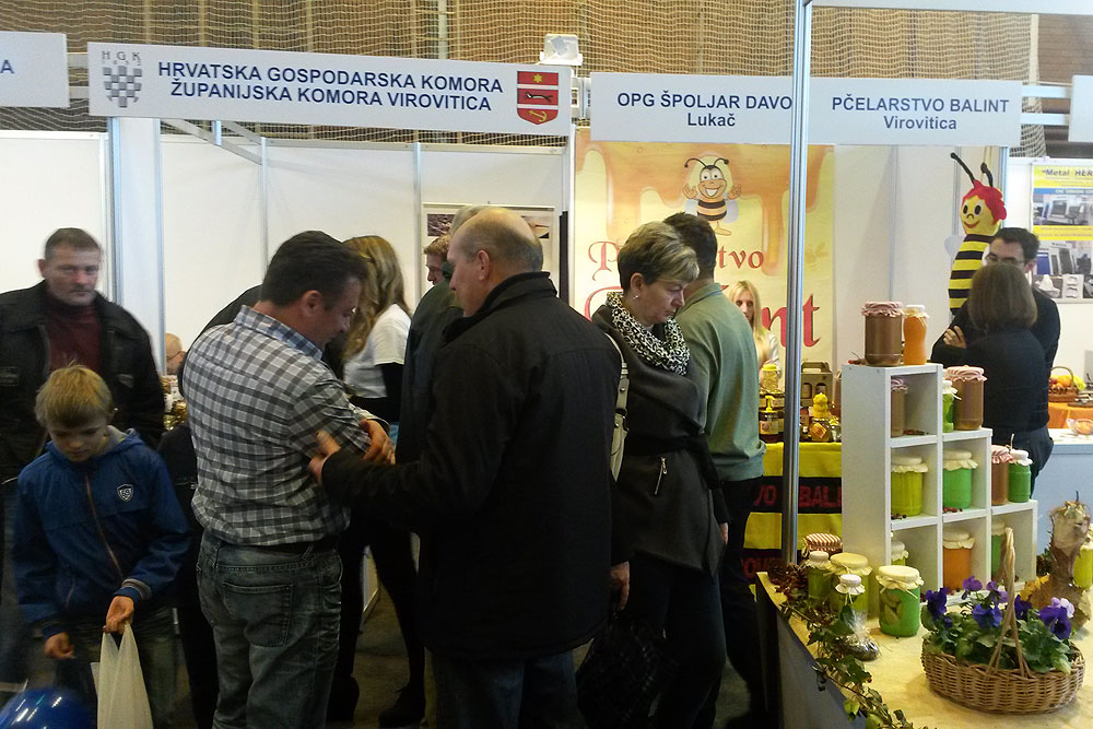 Izlagači s područja Virovitičko-podravske županije na 13. gospodarskom sajmu sira u Grubišnom Polju