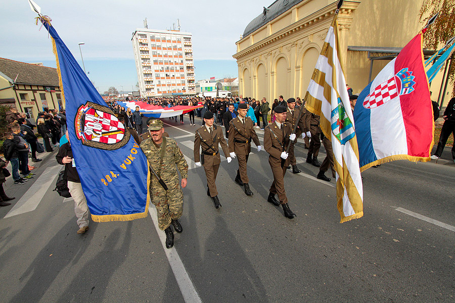 FOTO: Dan sjećanja na žrtvu Vukovara – mnogobrojni stanovnici Virovitičko-podravske županije odali počast gradu heroju