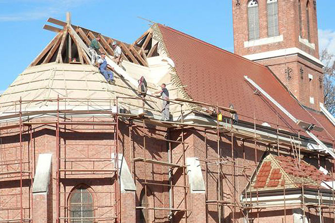 Obnova krova župne crkve sv. Josipa u Slatini: Novi krov će spasiti neogotički strop