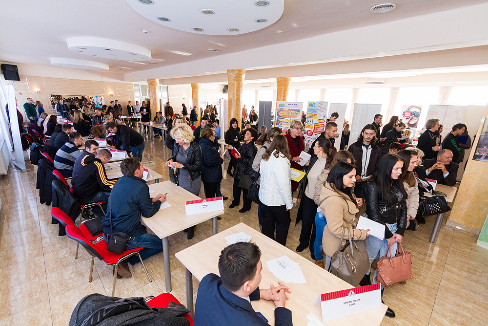 FOTO: 8. sajam poslova u Virovitici okupio preko 40 izlagača s područja županije