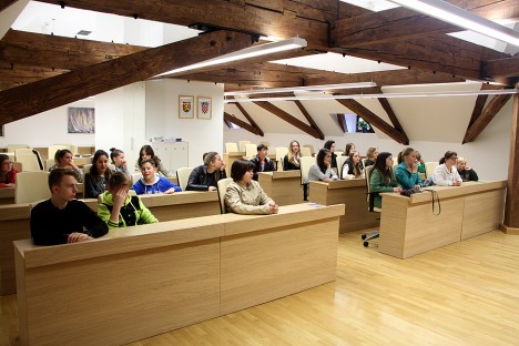 Prijatelji iz Traunreuta posjetili Gradsku upravu Virovitice povodom 30 godina prijateljstva i partnerstva s OŠ IBM 1 IMG_6410