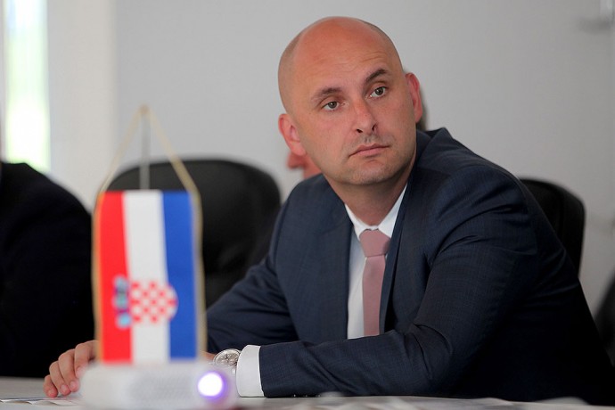Tomislav Tolušić: Cilj je napraviti od Slavonije ono što je nekada i bila, a to je žitnica Hrvatske, zaustaviti odumiranje sela, pokrenuti rast proizvodnje, konkurentnost poljoprivrednih proizvoda 2 baranjazavrsnakonferencija-18