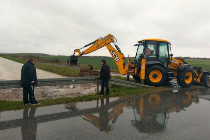 Radnim danom, vikendom ili blagdanom, u slučaju problema s velikim oborinama, djelatnici Grada Virovitice uvijek su prvi na terenu 1 sveti-durad-11