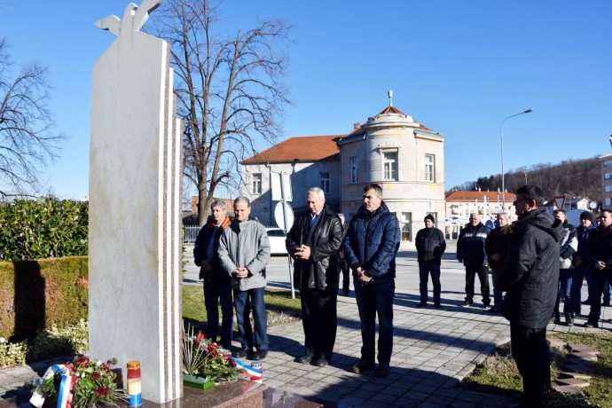 Udruga hrvatskih dragovoljaca i veterana Domovinskog rata Orahovica završnom aktivnošću zaključila projekt “Korak po korak do cilja” 1 1001udvdrprojket1-Medium