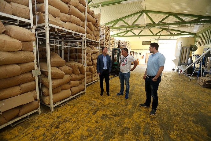 Proxima Herbs d.o.o.: Preradili su i prodali više od 550 tona kamilice, industrijske konoplje, heljde, šipka, mješavine za voćne čajeve, a izvoze u Njemačku, Italiju i Rusiju 2 proxima