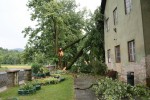 Stravične slike: U samo 20 minuta, oko 1.000 munja je pogodilo Orahovicu i širu okolicu, pijavica i led su uništavali središte grada 41 orahovicaNevrijeme 37