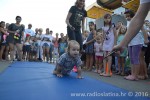 Korina Knapić je u "puzanju" bila "kao vjetar" i osvojila 8. prvenstvo beba, srebro i broncu su "uzele" dvije blizankinje, Nina i Maja Prpić 10 8. natjecanje beba u puzanju 13