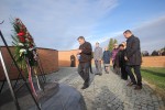 Povodom obilježavanja Dana neovisnosti RH položeni vijenci na Spomen obilježju u Virovitici 2 IMG 9617