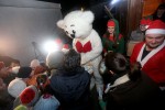 Fotogalerija: Djed Božićnjak i lijepe vilenjakinje te Ledo Medo, dijelili sladoled djeci i odraslima 14 IMG 8435
