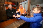 Fotogalerija: Stotine Orahovčana pohrlilo na klizalište u središtu grada, među njima na klizaljke je stao i gradonačelnik Josip Nemec 4 IMG 8511