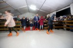 Fotogalerija: Stotine Orahovčana pohrlilo na klizalište u središtu grada, među njima na klizaljke je stao i gradonačelnik Josip Nemec 12 IMG 8542