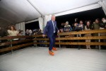 Fotogalerija: Stotine Orahovčana pohrlilo na klizalište u središtu grada, među njima na klizaljke je stao i gradonačelnik Josip Nemec 13 IMG 8548