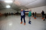 Fotogalerija: Stotine Orahovčana pohrlilo na klizalište u središtu grada, među njima na klizaljke je stao i gradonačelnik Josip Nemec 17 IMG 8571