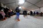 Fotogalerija: Stotine Orahovčana pohrlilo na klizalište u središtu grada, među njima na klizaljke je stao i gradonačelnik Josip Nemec 53 IMG 8721