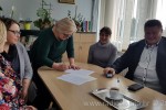 STILL projekt – U OŠ Eugena Kumičića održano potpisivanje ugovora između škole i izvođača radova 4 potpis kumicic 4