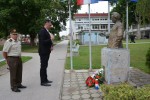 Nakon odavanja počasti poginulim hrvatskim braniteljima predstavljena poštanska marka s likom Petra Preradovića 8 marka i vijenci pitomaca 8