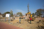 Fotogalerija - Gradski park Virovitica: Pored novouređene šetnice ispred virovitičke Gimnazije posađena nova stabla, u tijeku i sadnja grmova 19 MG 7629