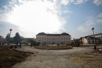 Fotogalerija - Gradski park Virovitica: Pored novouređene šetnice ispred virovitičke Gimnazije posađena nova stabla, u tijeku i sadnja grmova 24 MG 7638