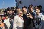 Fotogalerija: Predsjednica Kolinda Grabar-Kitarović posjetila Voćin, gdje je odala počast nevinim žrtvama stradalima u Domovinskom ratu i dobila ovacije stanovnika 11 vocin 10