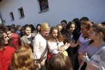 Fotogalerija: Predsjednica Kolinda Grabar-Kitarović posjetila Voćin, gdje je odala počast nevinim žrtvama stradalima u Domovinskom ratu i dobila ovacije stanovnika 14 vocin 13