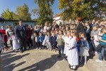 Fotogalerija: Predsjednica Kolinda Grabar-Kitarović posjetila Voćin, gdje je odala počast nevinim žrtvama stradalima u Domovinskom ratu i dobila ovacije stanovnika 26 vocin 25