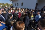 Fotogalerija: Predsjednica Kolinda Grabar-Kitarović posjetila Voćin, gdje je odala počast nevinim žrtvama stradalima u Domovinskom ratu i dobila ovacije stanovnika 4 vocin 3