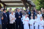 Fotogalerija: Predsjednica Kolinda Grabar-Kitarović posjetila Voćin, gdje je odala počast nevinim žrtvama stradalima u Domovinskom ratu i dobila ovacije stanovnika 27 vocin kgk 1