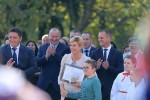 Fotogalerija: Predsjednica Kolinda Grabar-Kitarović posjetila Voćin, gdje je odala počast nevinim žrtvama stradalima u Domovinskom ratu i dobila ovacije stanovnika 60 vocin kgk 39