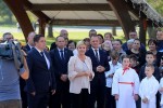 Fotogalerija: Predsjednica Kolinda Grabar-Kitarović posjetila Voćin, gdje je odala počast nevinim žrtvama stradalima u Domovinskom ratu i dobila ovacije stanovnika 65 vocin kgk 44