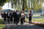 Fotogalerija: Predsjednica Kolinda Grabar-Kitarović posjetila Voćin, gdje je odala počast nevinim žrtvama stradalima u Domovinskom ratu i dobila ovacije stanovnika 33 vocin kgk 7