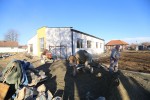 Fotogalerija: Postavlja se instalacija u Područnoj školi Bakić, stolarija je na zgradi, uređuje se okoliš 4 IMG 5526