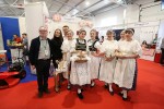 Posjetitelje Viroexpa medenjacima u obliku srca darivali članovi Češke besede Virovitičko-podravske županije 2 cehi 2