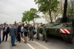 Fotogalerija: Brojni Virovitičani su uz Antu Gotovinu, oduševljeno gledali vojnu opremu u središtu grada koja će u Virovitici biti i u subotu 1 81 vojna oprema i krila oluje 1