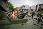Fotogalerija: Brojni Virovitičani su uz Antu Gotovinu, oduševljeno gledali vojnu opremu u središtu grada koja će u Virovitici biti i u subotu 29 81 vojna oprema i krila oluje 29