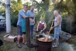 “Stara jela za novo doba": Posjetitelji u Crkvarima uživali u sarmi sa žutim žgancima, friškim čvarcima, kruhu iz krušne peći, guščjem paprikašu, kuhanim kukuruzima 1 Stara jela za novo doba 2 Custom