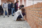 Paljenjem lampiona i priredbom gimnazijalci i branitelji obilježili Dan sjećanja na žrtvu Vukovara 16 gimnazija lampioni 16
