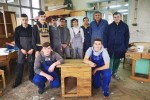Stolari virovitičke Industrijsko-obrtničke škole izrađuju kućice za napuštene pse iz Skloništa za životinje Virovitica 1 kucice in skola 1