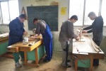 Stolari virovitičke Industrijsko-obrtničke škole izrađuju kućice za napuštene pse iz Skloništa za životinje Virovitica 7 kucice in skola 7