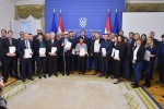 "Treća sreća ZA treću dob" - kroz projekt vrijedan više od 2.5 milijuna kuna, zaposlit će se 12 žena koje će skrbiti o korisnicima treće životne dobi 4 received 200164514681848