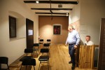 U njegovoj rodnoj kući "dobar dan" poželjet će vam "osobno Petar Preradović", moći ćete se okušati pisati guščjim perom, doznat ćete sve o Ilirskom pokretu, a uređenjem "Petrovog vrta" stvorit će se bajkovita oaza 14 rodna kuca preradovic 19