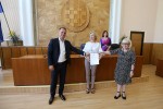 Ministrica Vesna Bedeković u Virovitici je uručila ugovore o dodjeli bespovratnih sredstava Centru za socijalnu skrbi Virovitica i Domu za odrasle osobe Borova vrijedne 11,24 milijuna kn 5 IMG 1726
