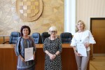 Ministrica Vesna Bedeković u Virovitici je uručila ugovore o dodjeli bespovratnih sredstava Centru za socijalnu skrbi Virovitica i Domu za odrasle osobe Borova vrijedne 11,24 milijuna kn 11 IMG 1753