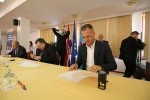Potporu životu Hrvata u BiH i njihovom opstanku, u četvrtak je u Vukovaru dalo pet županija, osam gradova, 11 općina i jedanaest tvrtki, a među njima i VPŽ 10 IMG 3003
