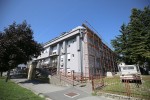 Krov koji prokišnjava, boja sa zidova koja se ljušti, računi za energente koji bujaju sve to će biti prošlost u zgradi paviljona IV. Doma zdravlja VPŽ 1 dom zdravlja slatina 1