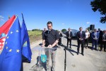 Čekali su 25 godina, više ne čekaju: Makadam je povijest, otvorena je asfaltirana cesta koja spaja Josipovo i Kapinci 20 josipovo kapinci 25