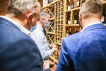 Znate li da se u Pitomači, na jednom mjestu, može pronaći vino koje pije Papa, najbolja hrvatska Graševina de Gotho i 67 najpoznatijih svjetskih vina, a educirano je i 12 master sommeliera 8 IMG 2855