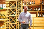 Znate li da se u Pitomači, na jednom mjestu, može pronaći vino koje pije Papa, najbolja hrvatska Graševina de Gotho i 67 najpoznatijih svjetskih vina, a educirano je i 12 master sommeliera 17 IMG 2944